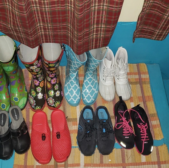 Shoes,purses,bird items - Picture 3 of 3